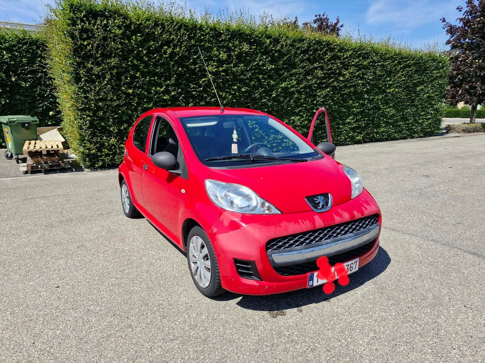 Peugeot 107, 1.0 benzine, 2011., Autos, Rouge, Achat, Boîte manuelle, Noir