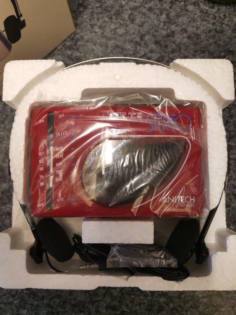 Walkman Anitech SRW 30 Vintage — Nouveau dans sa boîte, Enlèvement ou Envoi, Walkman ou Baladeur