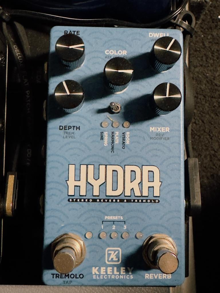Keeley Hydra Stereo Reverb / Tremolo, Muziek en Instrumenten, Effecten, Ophalen of Verzenden, Zo goed als nieuw, Multi-effect