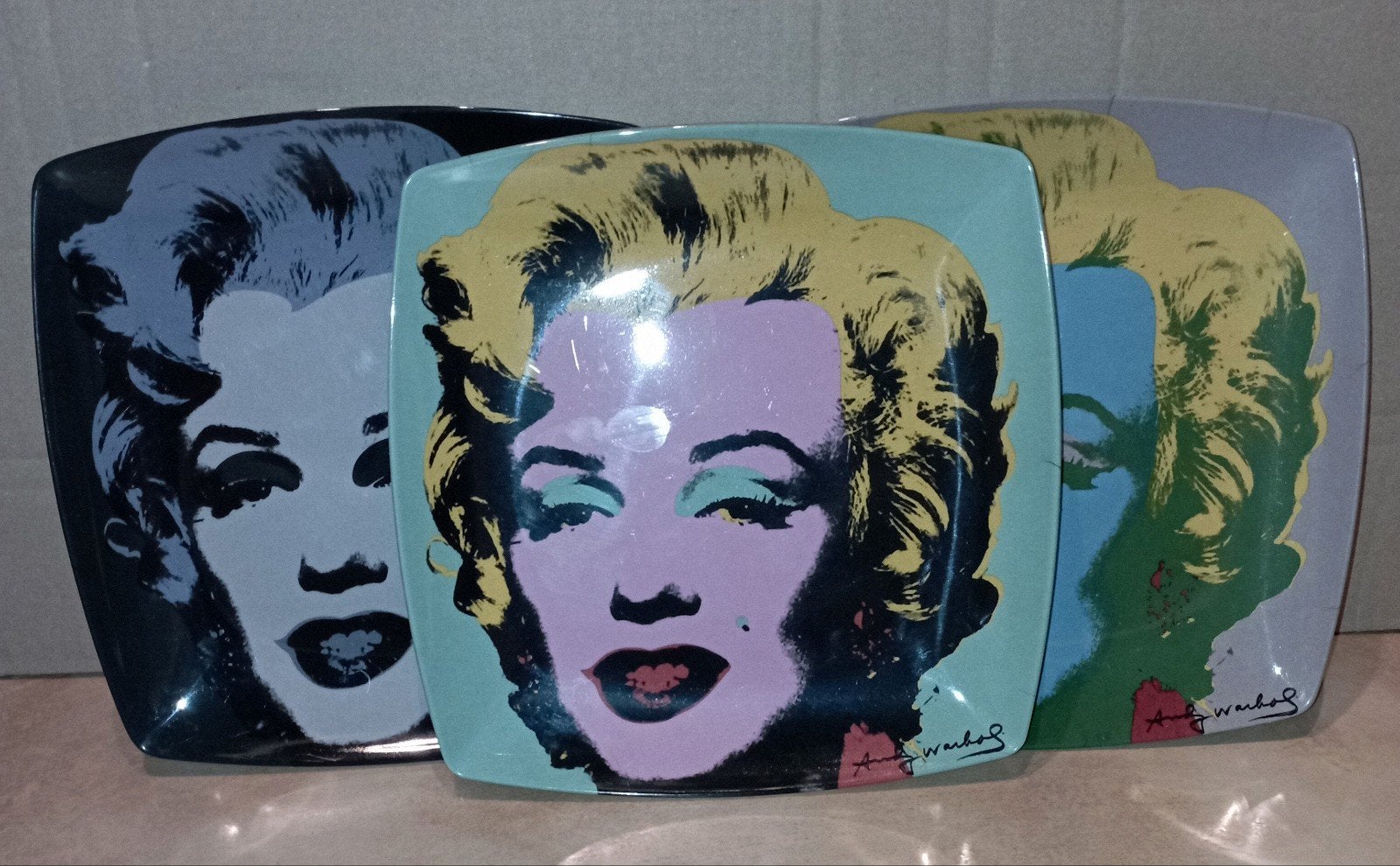 Plastieken borden Marilyn Monroe (Andy Warhol), Verzamelen, Muziek, Artiesten en Beroemdheden, Zo goed als nieuw, Gebruiksvoorwerp