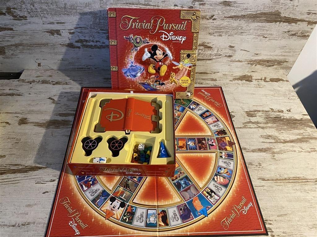 Trivial Pursuit disney editie Parker [s548], Hobby & Loisirs créatifs, Envoi, Comme neuf