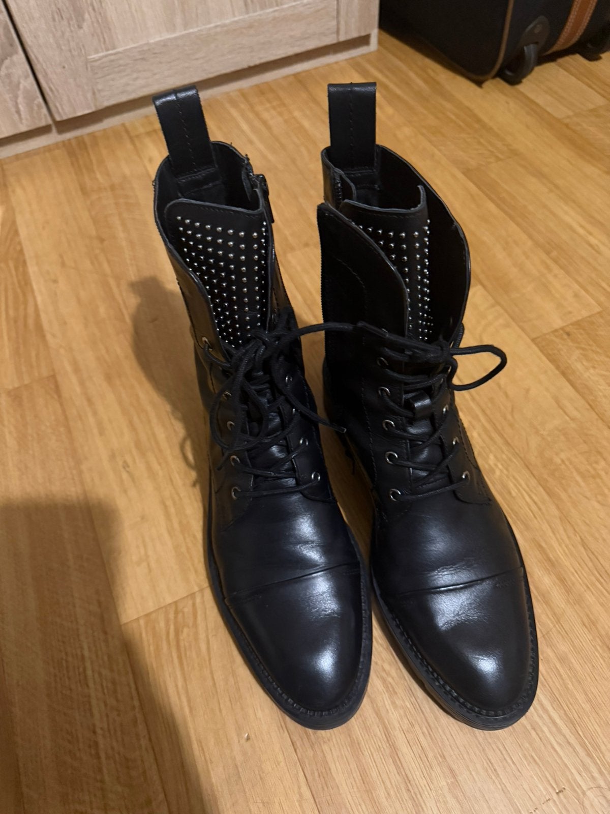 Bottes noires de la marque ZARA taille 39, Vêtements | Femmes, Enlèvement ou Envoi, Comme neuf, Boots et Botinnes, Noir