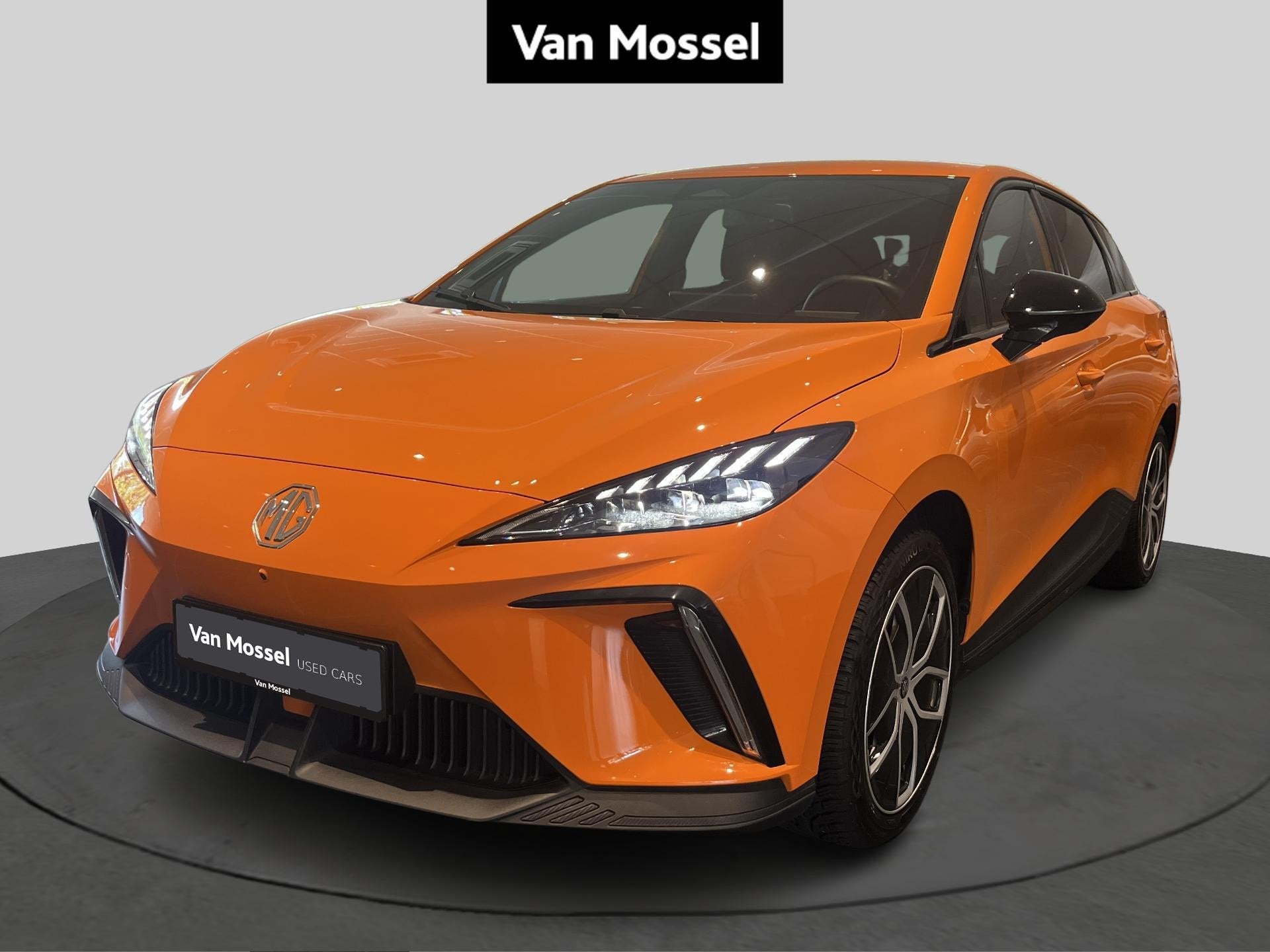 MG MG4 64 kWh Luxury, Auto's, Automaat, Gebruikt, https://public.car-pass.be/vhr/13d6bdf4-ecd8-4c33-8758-310b1aee60be, 5 zetels
