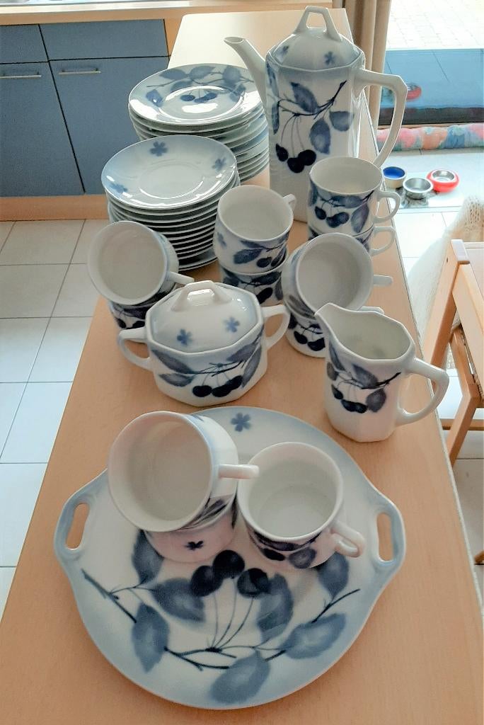 Te koop: Antiek blauw koffieservies met krieken., Ophalen