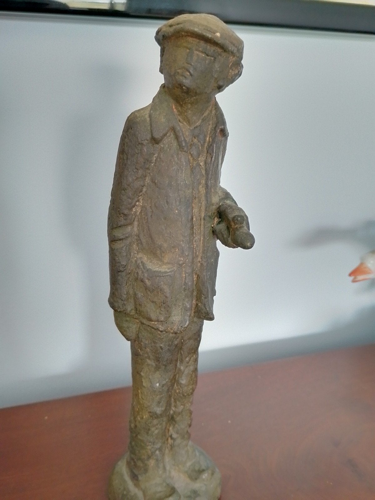 Terracotta beeldje, gesigneerd, Enlèvement ou Envoi