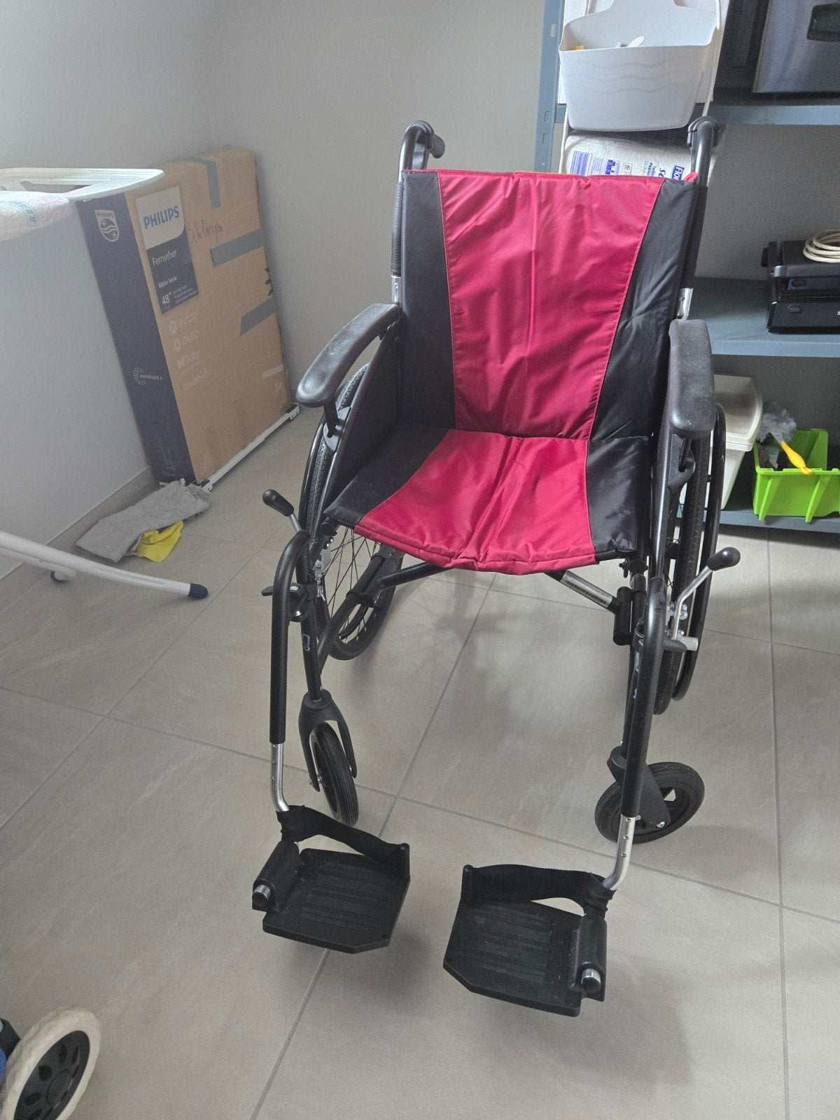 Nieuwe opvouwbare rolstoel Vermeiren, Diversen, Rolstoelen, Ophalen, Nieuw