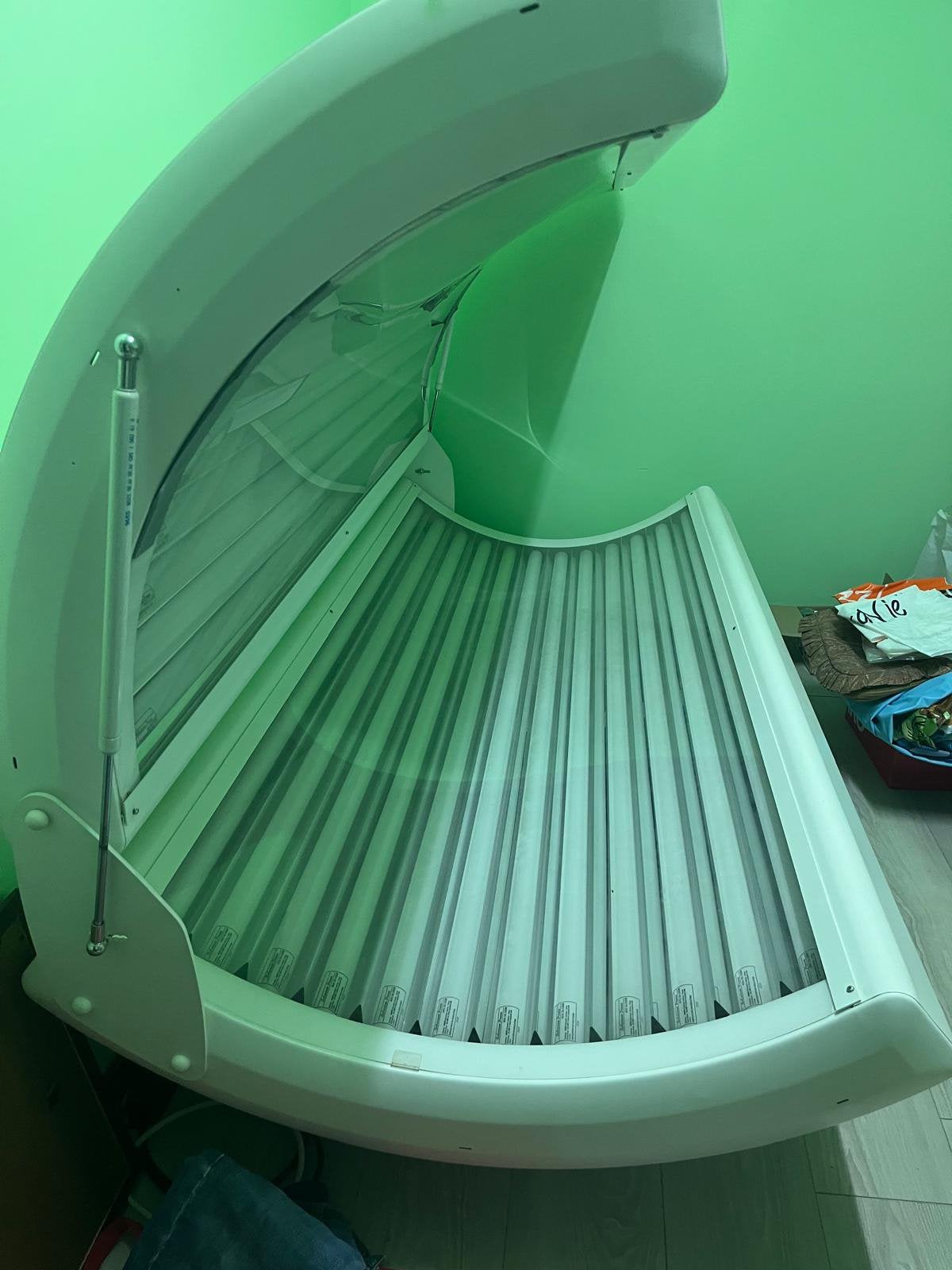 Lit de bronzage, Enlèvement, Utilisé, Banc solaire double, 10 à 15 lampes