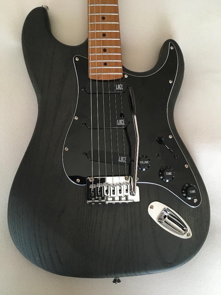 Guitar electric strat new with lace pickups, Muziek en Instrumenten, Ophalen, Nieuw, Solid body, Overige merken