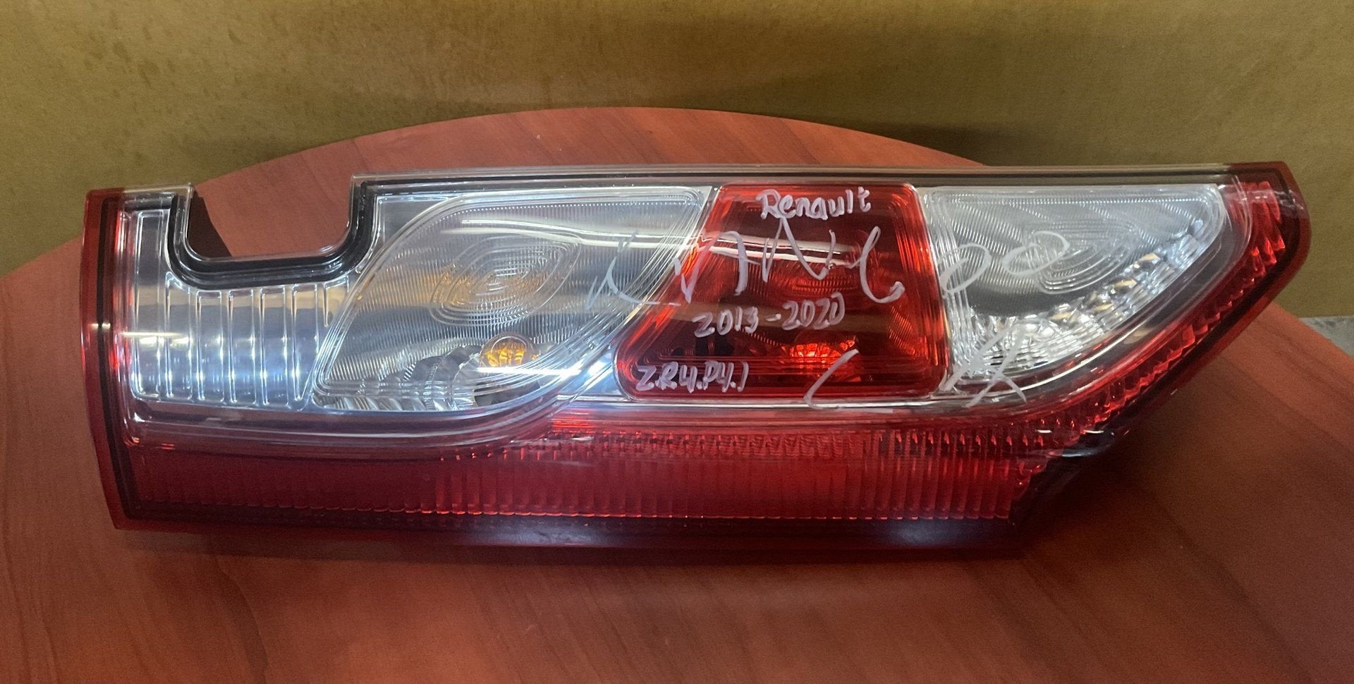NIEUW Achterlicht LINKS Renault Kangoo II 2013-2020, -, Nieuw, Ophalen of Verzenden, -