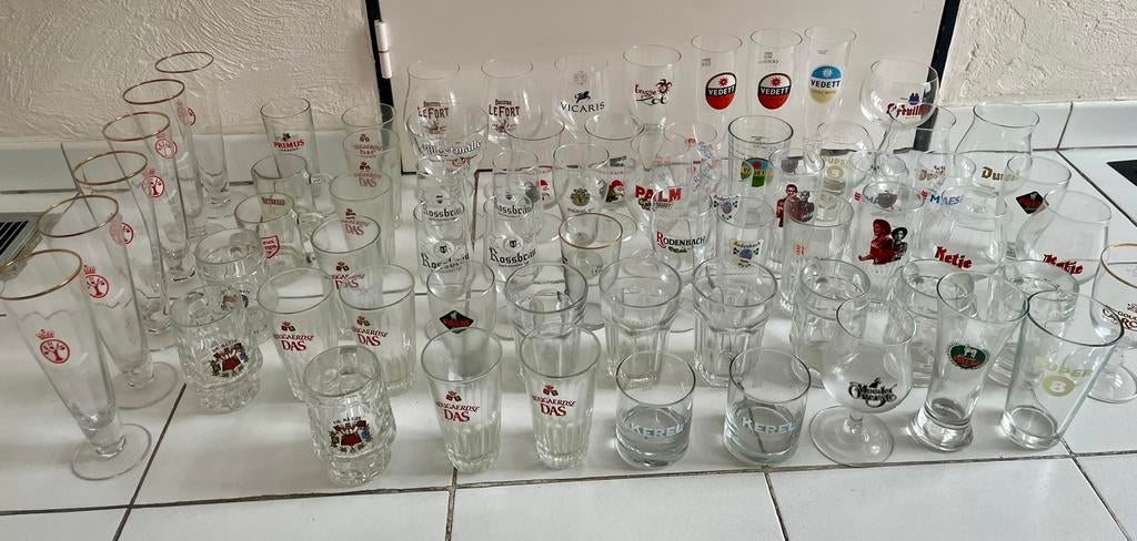 67 bierglazen Duvel Westmalle Hoegaarden Vedett Ketje etc., Collections, Marques de bière, Enlèvement, Autres marques