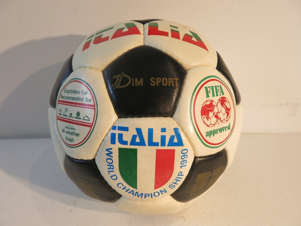 Vintage WK 1990 Italië Voetbal – Dim Sport, Ophalen of Verzenden, Zo goed als nieuw