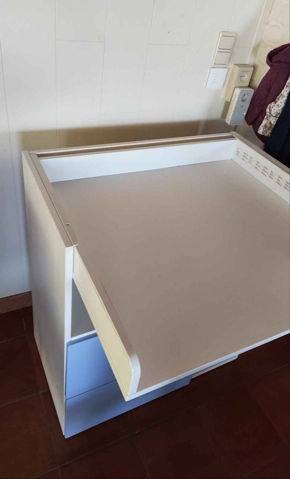 verzorgingstafel/commode, Kinderen en Baby's, Kinderkamer | Commodes en Kasten, Ophalen, Commode, Opstaande rand