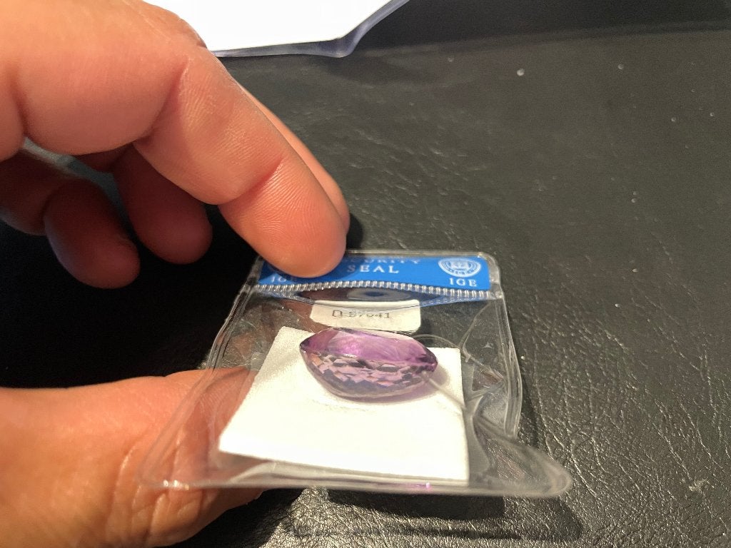 Natuurlijke Amethist 21,91 ct | IGE Certificaat |, Handtassen en Accessoires, Edelstenen, Ophalen of Verzenden, Nieuw