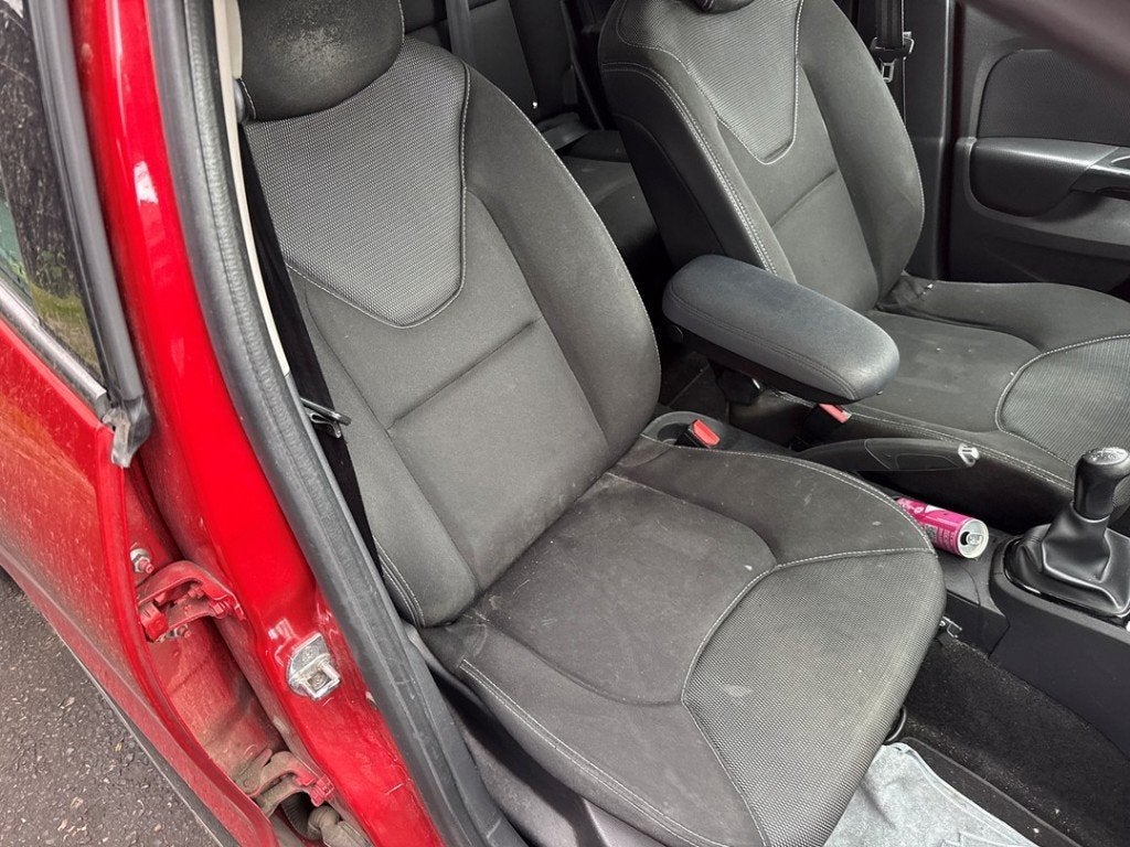 SIEGE AVANT DROIT ( PASSAGER ) Renault Clio IV (5R), Renault, Utilisé, Peter-Huppertz-Straße 5
51063  Köln, DE, Dialog.deutschland@renault.de