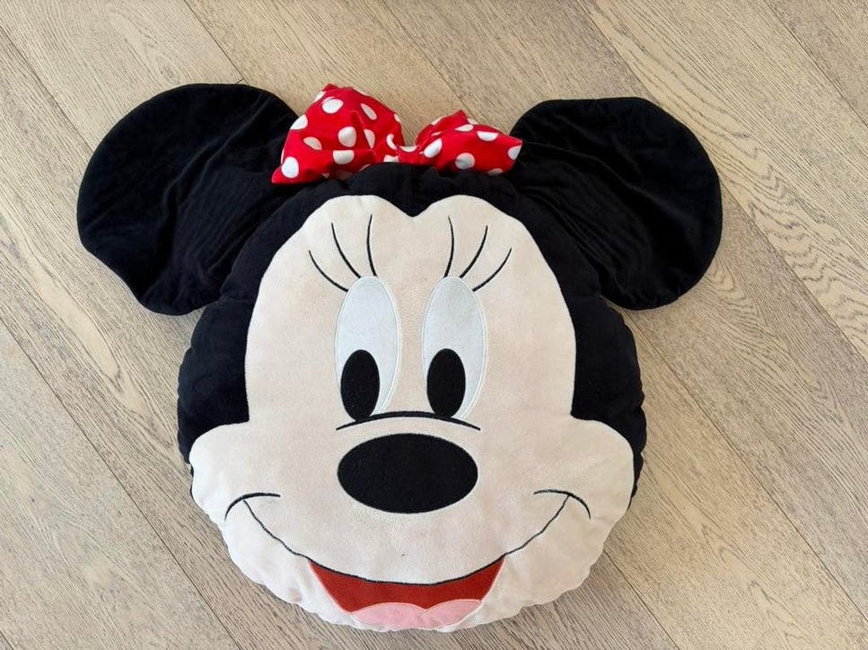 Grand coussin pouf Minnie 55x55 hyper confo, Enlèvement, Comme neuf