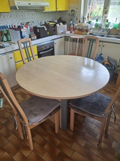 Table et chaises de salle à manger à vendre URGENT, Maison & Meubles, Tables | Tables à manger, Teck, 100 à 150 cm, Quatre personnes