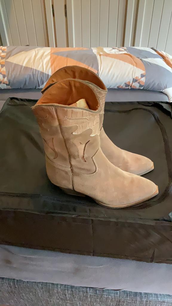 Cowboylaarzen, Kleding | Dames, Schoenen, Ophalen of Verzenden, Zo goed als nieuw, Beige