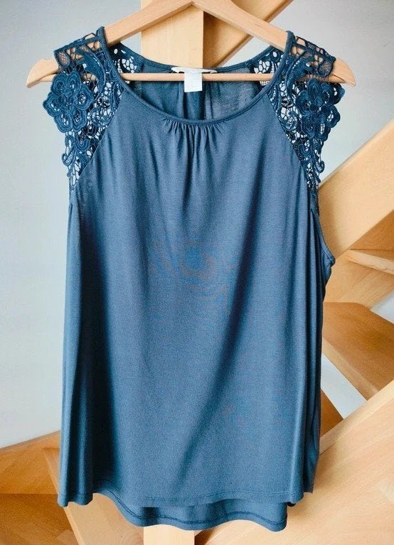 Losse, lange Top met kant. H&M, Medium, Kleding | Dames, Topjes, Maat 38/40 (M), H&M, Ophalen of Verzenden, Zo goed als nieuw
