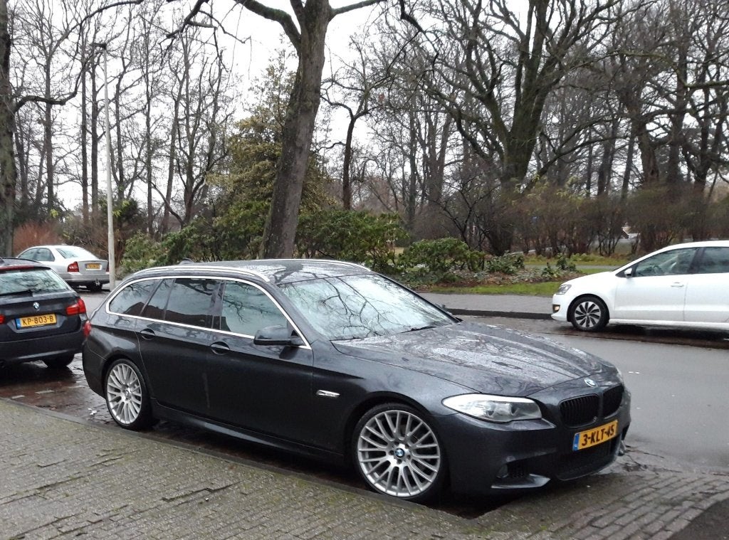 BMW 520i F11 2013, Autos, BMW, Cuir, Euro 5, 1700 kg, Commande vocale