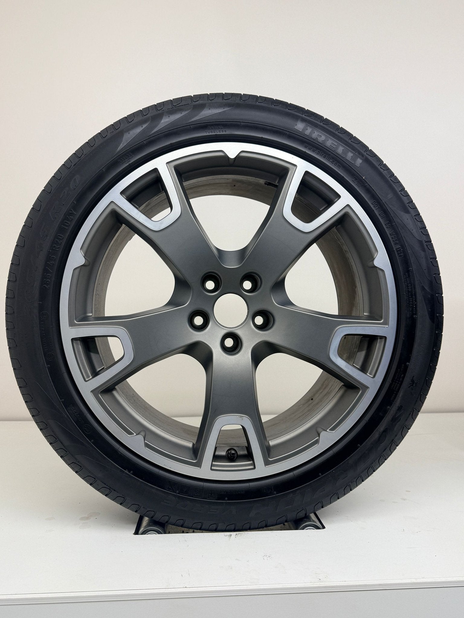Maserati Levante - 20 inch ( winter ) - zomerbanden, Autos : Pièces & Accessoires, Pneus et Jantes, Enlèvement ou Envoi, Pneus été