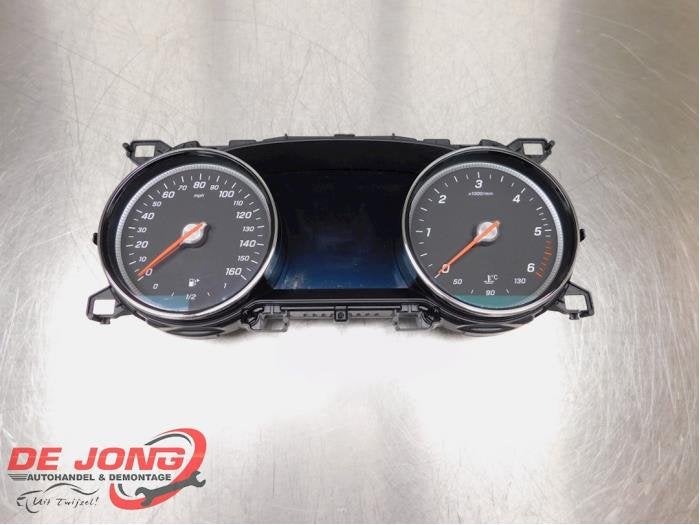 Instrument de bord d'un Mercedes E-Klasse, 3 mois de garantie, Utilisé, -, -