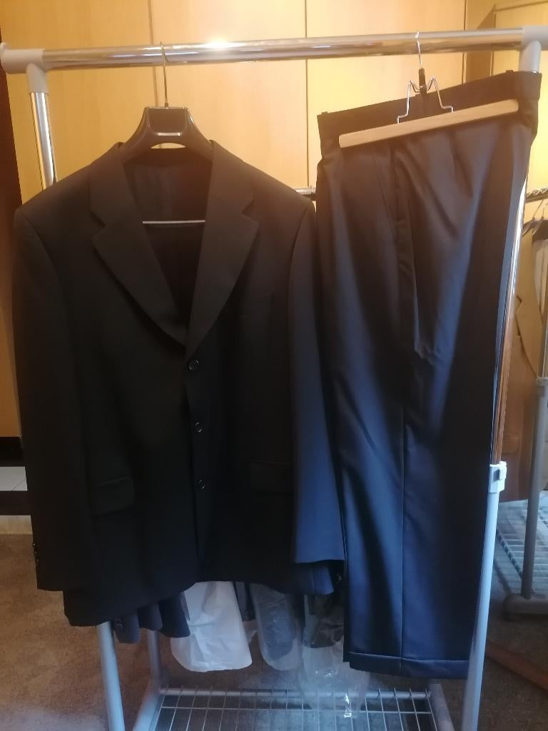 Costume bleu foncé neuf., Vêtements | Hommes, Enlèvement, Neuf, Taille 52/54 (L), Bleu