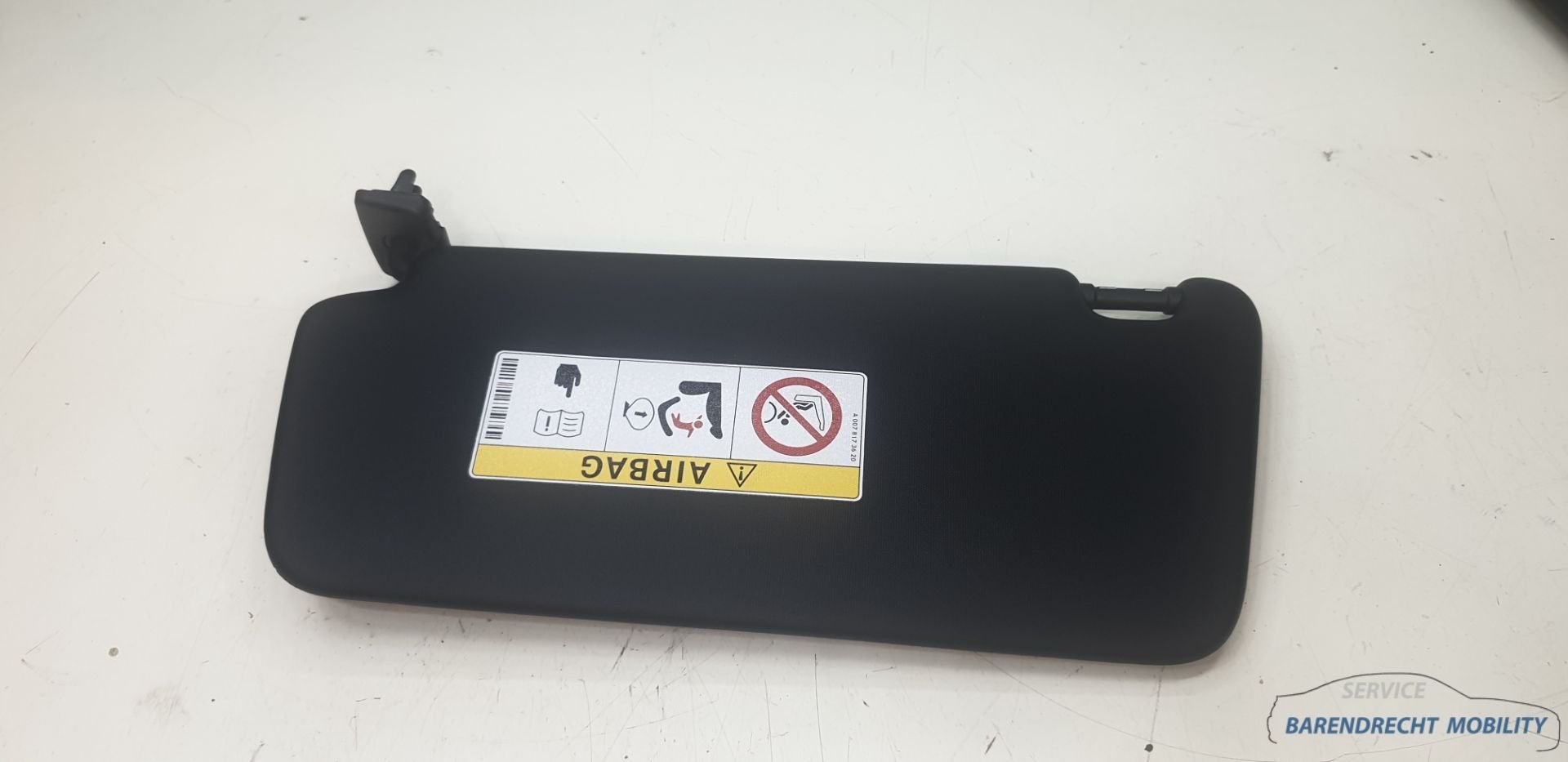 Zonneklep rechts zwart W176 A klasse Mercedes 1768100310 org, Auto-onderdelen, Gebruikt, Mercedes-Benz AG, Mercedes-Benz, Mercedesstrasse 120
70372  Stuttgart, DE