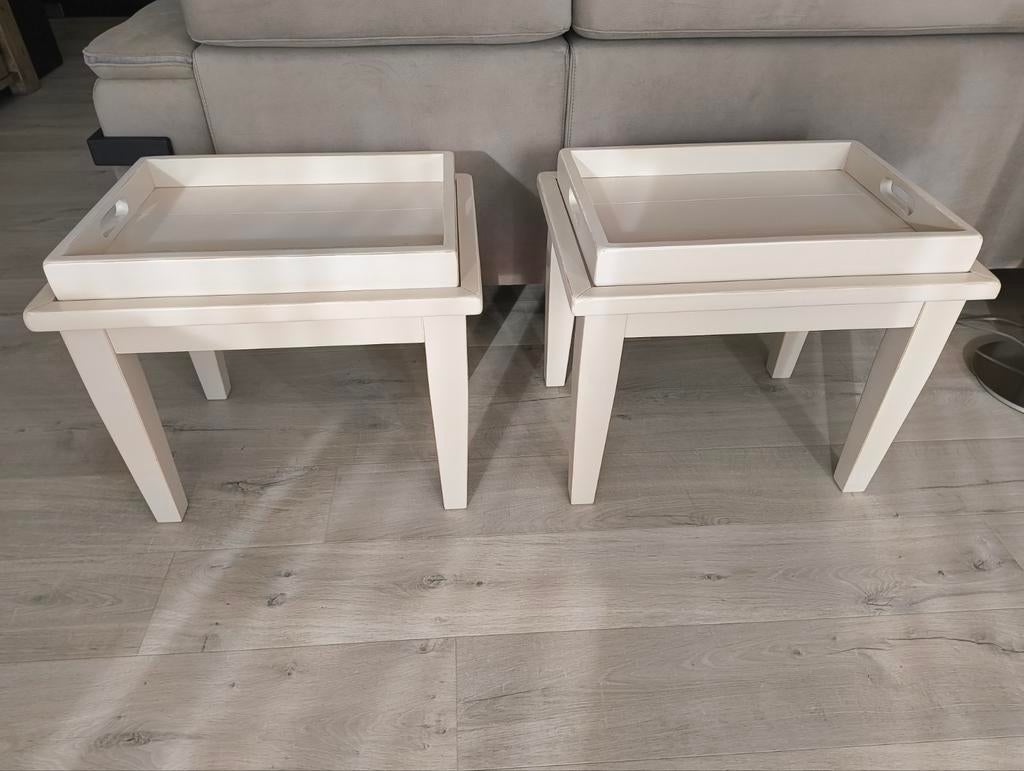 Tables d'appoint avec plateforme, Enlèvement