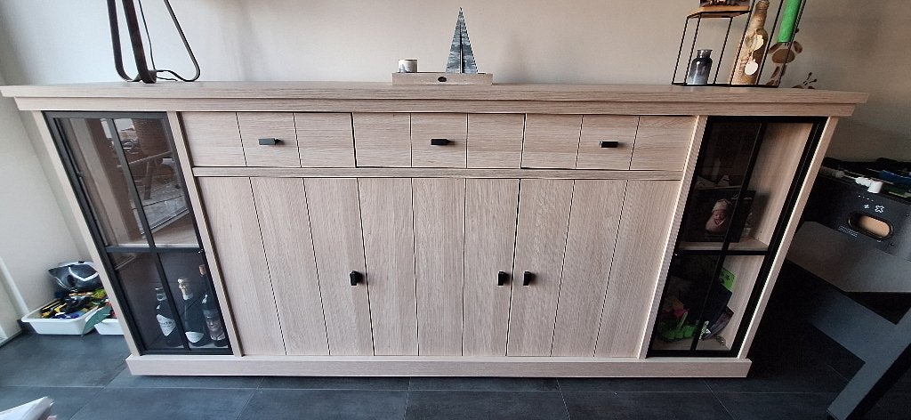 Dressoir, Ophalen, Met deur(en), 200 cm of meer, 50 tot 75 cm