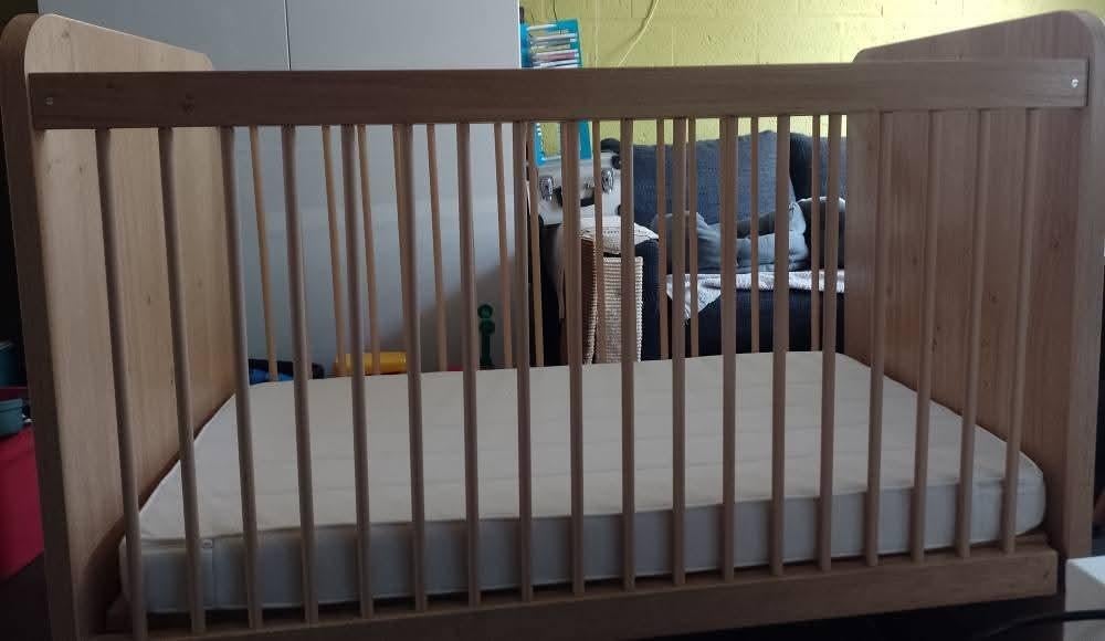 Kinderbed met matras, Kinderen en Baby's, Babywiegjes en Ledikanten, Ophalen