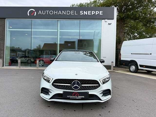 Mercedes-Benz A 180 AMG Line Sedan 7G-DCT – Panoramisch dak, Auto's, USB, Overige brandstoffen, Wit, Bedrijf