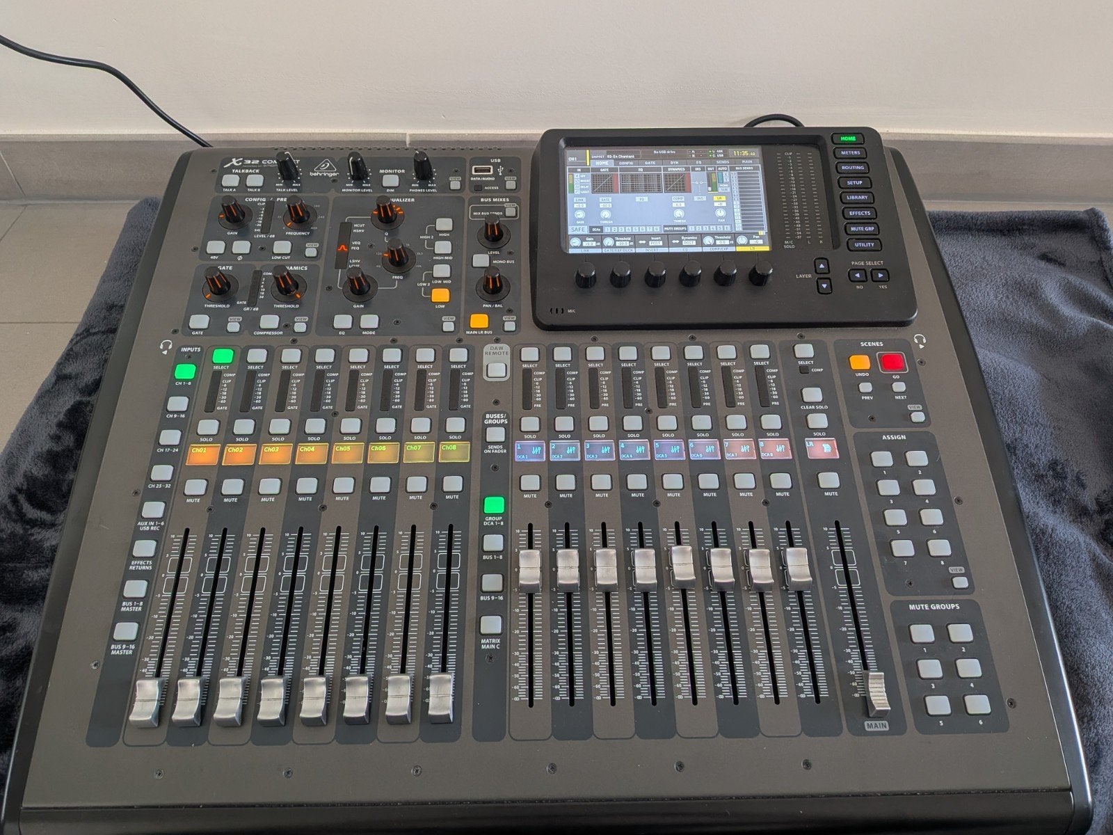 Behringer X32 Compact met USB card, Musique & Instruments, Tables de mixage, Comme neuf, 20 canaux ou plus, Entrée micro, Enlèvement