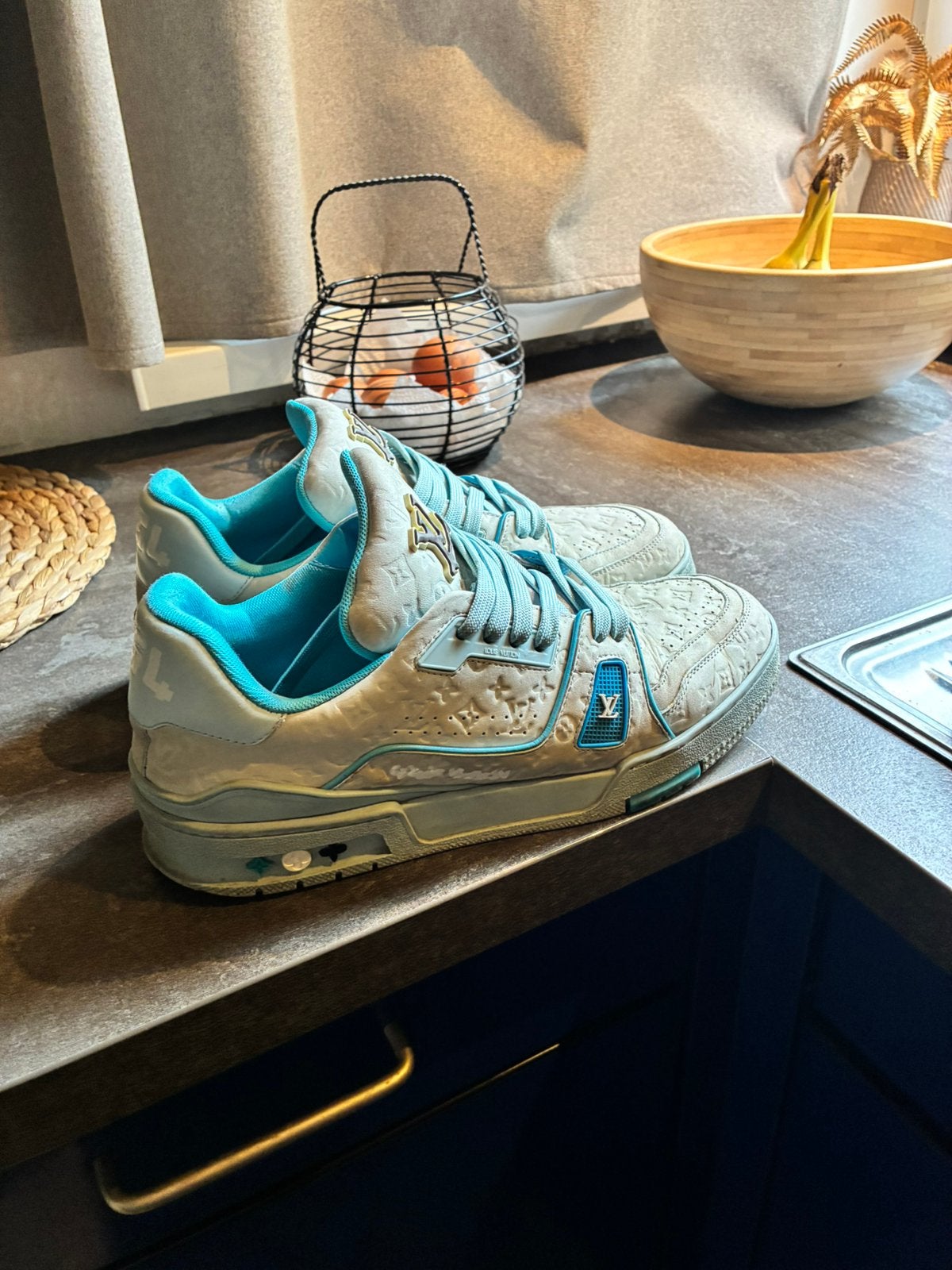 Louis vuitton sneakers, Sports & Fitness, Enlèvement, Comme neuf