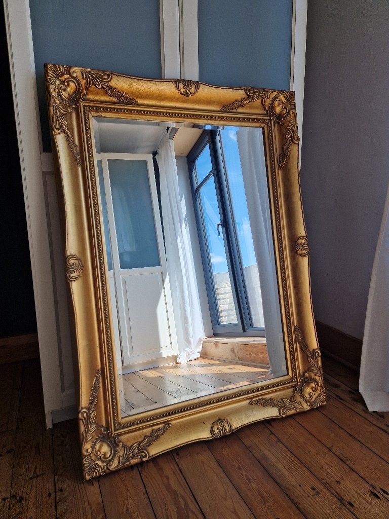 Grand miroir avec cadre doré - baroque, Maison & Meubles, Enlèvement, Utilisé, 100 à 150 cm, Rectangulaire