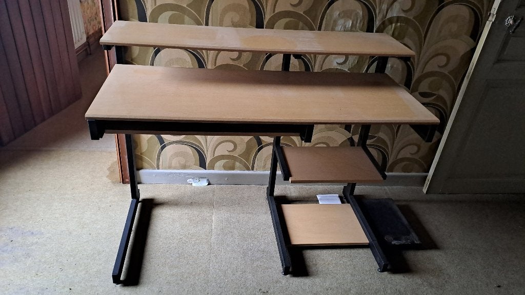 table ordinateur, Enlèvement, Comme neuf