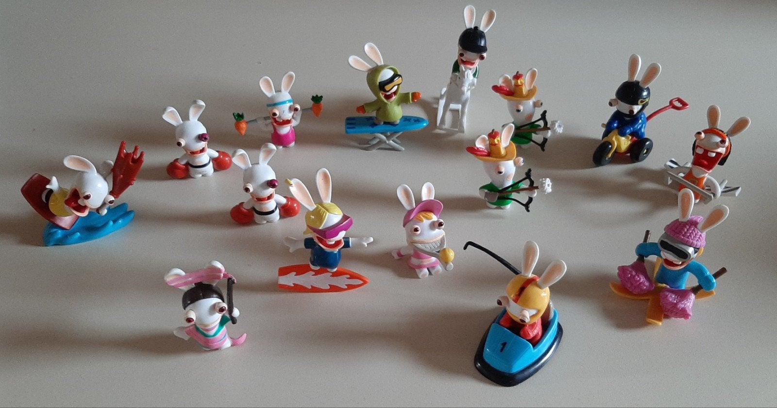 15x grappige Raving rabbids figuren die sporten (zie foto's), Ophalen of Verzenden, Zo goed als nieuw