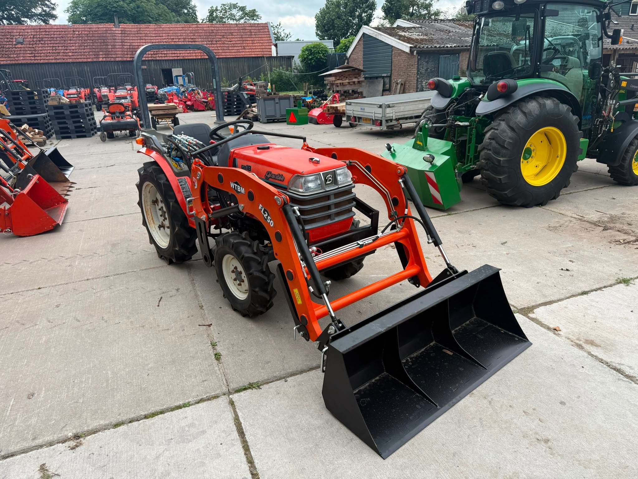 Kubota GB18 met voorlader, Articles professionnels, Machines & Construction | Jardin, Parc & Sylviculture, Autres types