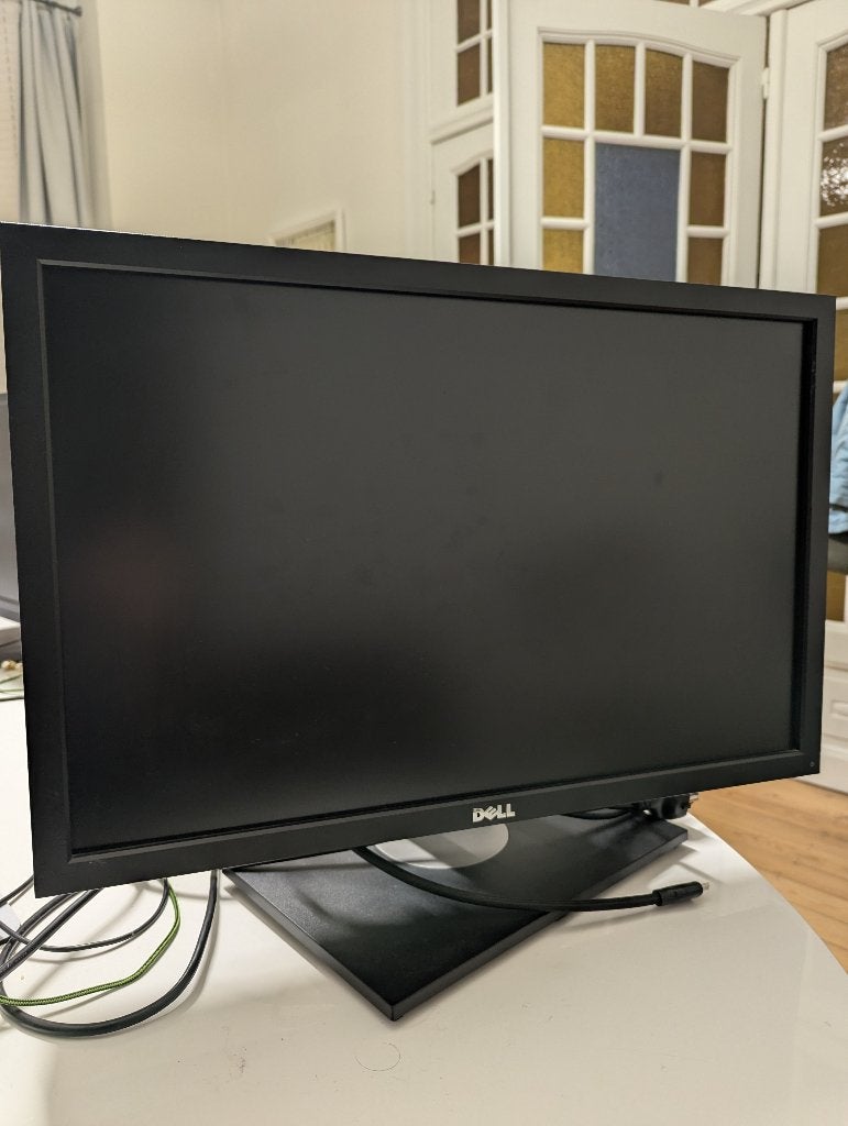 Dell U2410f Monitor (24", IPS) - Ideaal voor beeldverwerking, Ophalen, Gebruikt, IPS, In hoogte verstelbaar