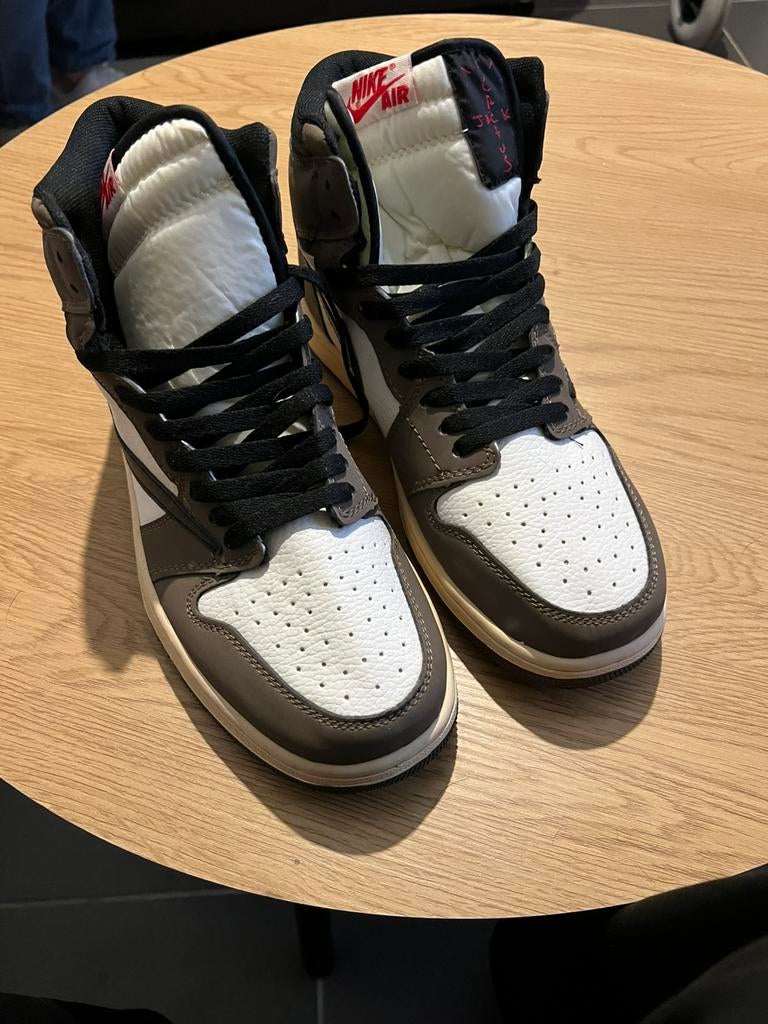 Nike air Jordan 1 high Travis Scott maat 44, Enlèvement ou Envoi, Neuf