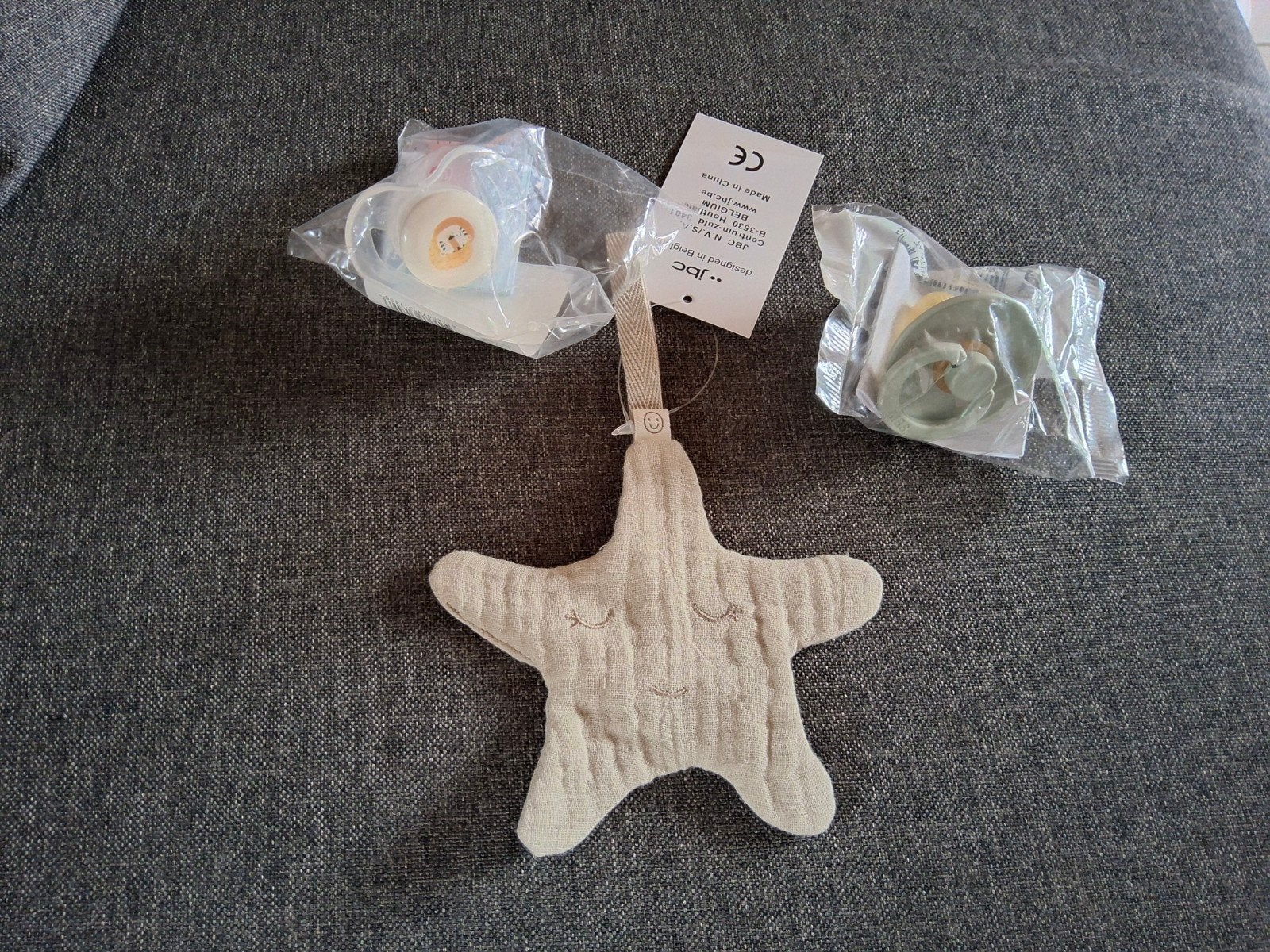 tutjes en tuttenhanger nieuw, Kinderen en Baby's, Ophalen of Verzenden