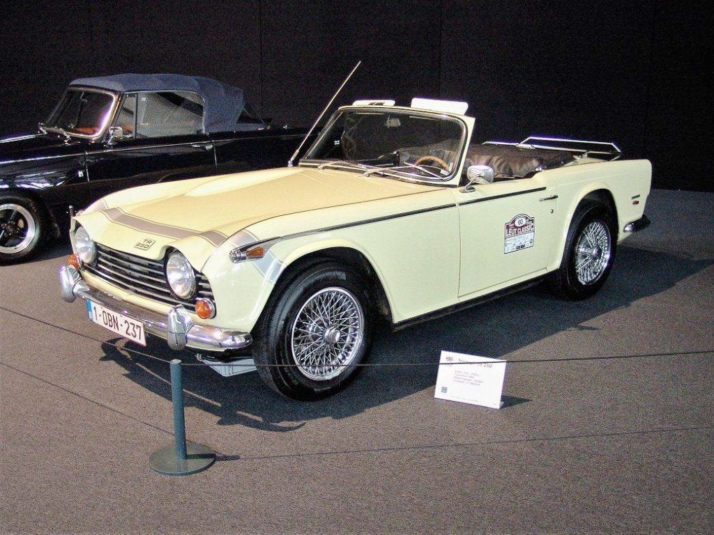 Triumph TR250, Auto's, Triumph, Particulier, Overige modellen, Bluetooth, Open dak, Radio, Benzine, Cabriolet, 2 deurs, Handgeschakeld