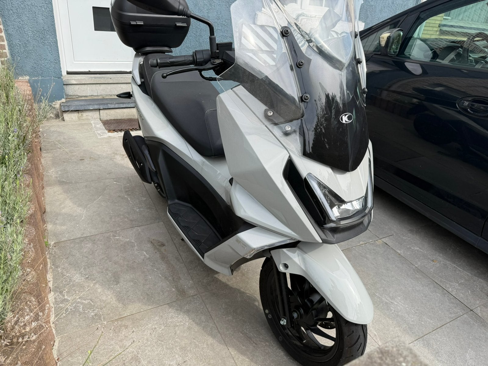 Kymco skytown 50 cc, Fietsen en Brommers, Ophalen, Benzine, Klasse B (45 km/u), Zo goed als nieuw