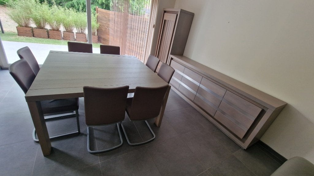 Eettafel + 8 stoelen + Dressoir + Vitrinekast, Ophalen, Zo goed als nieuw, Modern, 6 tot 8 stoelen