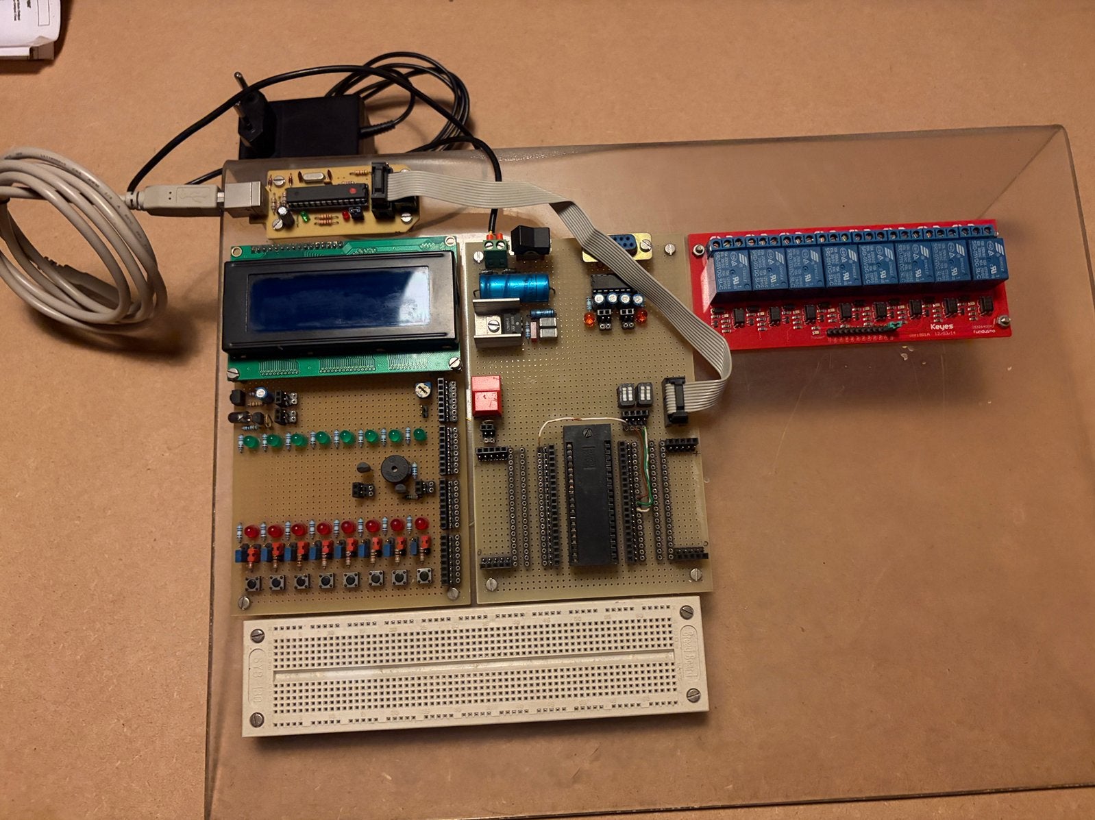 Microcontroller ontwikkelbord., Hobby en Vrije tijd, Ophalen of Verzenden, Zo goed als nieuw