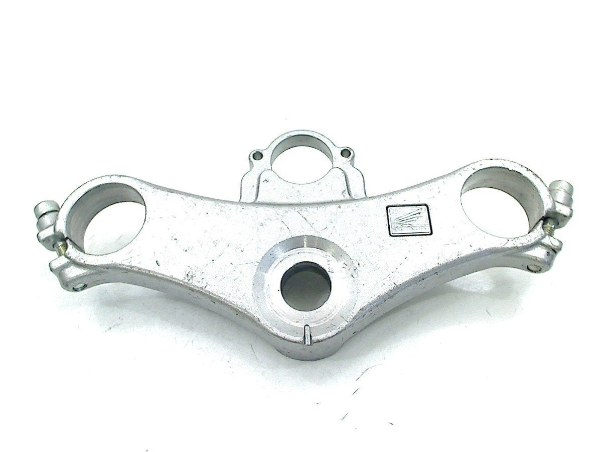 TOP YOKE TROIS POINTS VFR 800 Fi 1998-2001 (VFR800Fi RC46), Dhr. S. di Majo, Utilisé, Info@cama-motorparts.nl, P.J. Troelstraweg 8 8
3144 CX  MAASSLUIS, NL