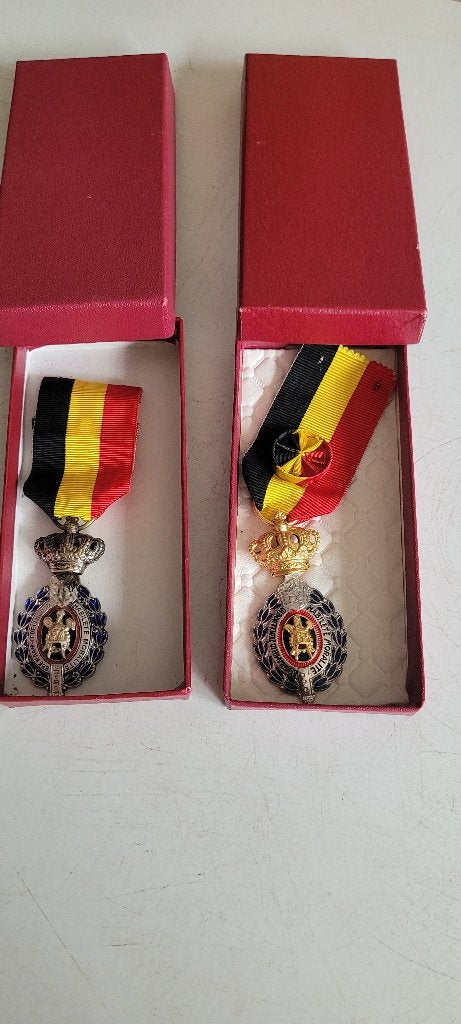 2 oude medailles (14iv288/3-2), Postzegels en Munten, Penningen en Medailles, Ophalen of Verzenden