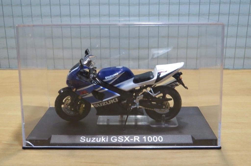 Suzuki GSX-R1000 1:24, Hobby & Loisirs créatifs, Voitures miniatures | 1:24, Enlèvement ou Envoi, Neuf, Moteur, Autres marques