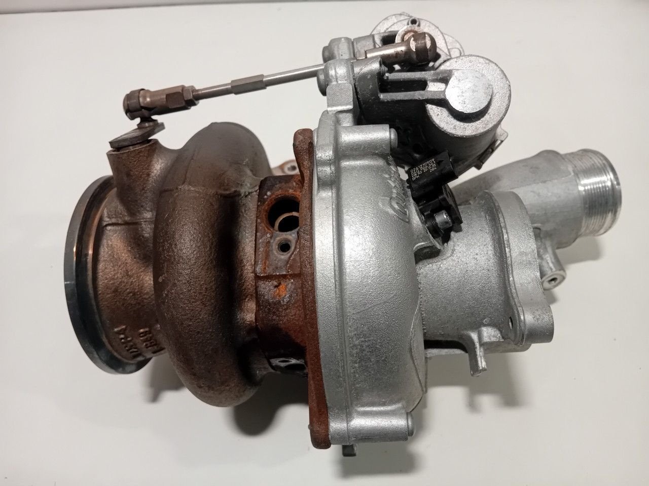 Turbo Volkswagen Golf, Onderdelen@venauto.nl, Van der Ven Autorecycling B.V., Gebruikt, Ettenseweg 76, 4706 PB Roosendaal, The Netherlands