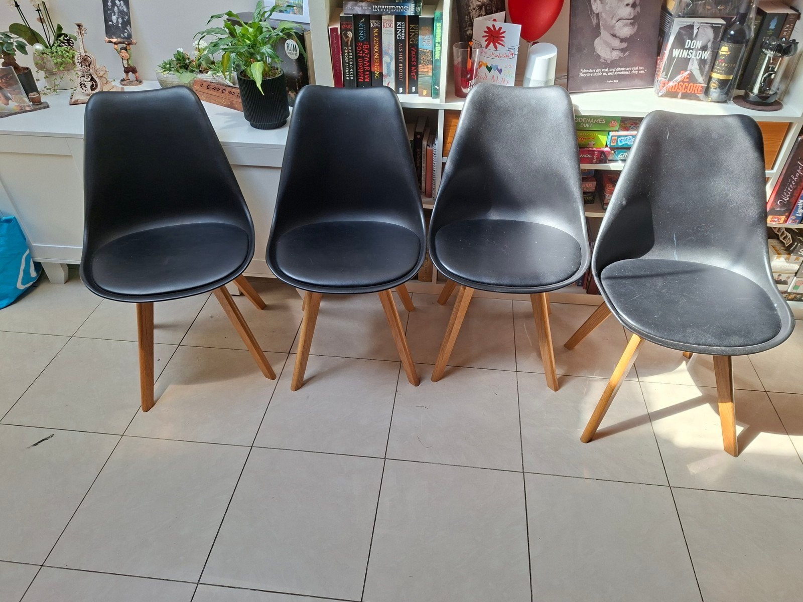 4 stoelen., Enlèvement