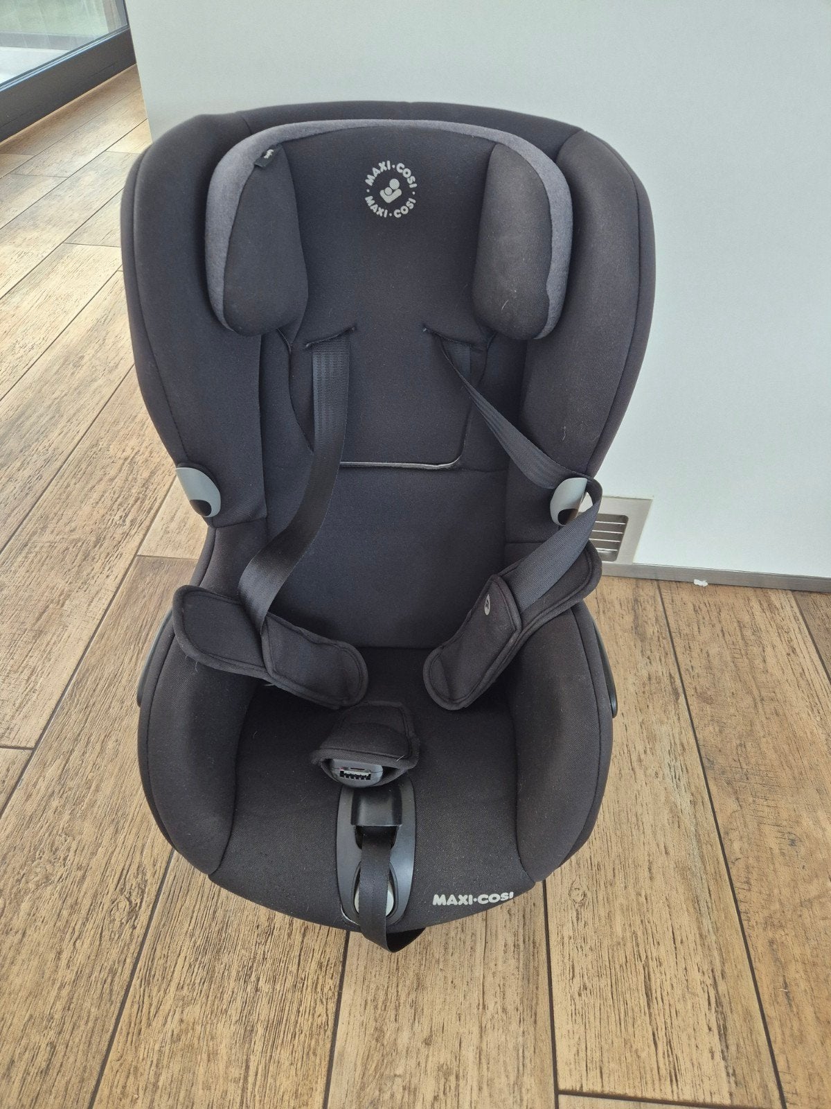 Maxi-Cosi Axis pour les bébés âgés de 9 mois à 4 ans, Enfants & Bébés, Sièges auto, Enlèvement, Maxi-Cosi, Ceinture de sécurité